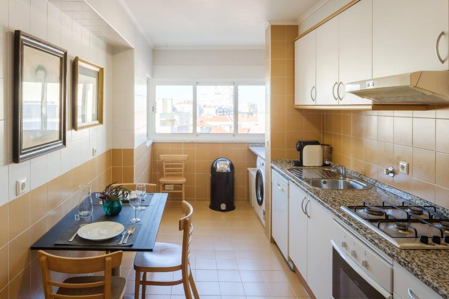Ola Lisbon - Penha De Franca Lägenhet Exteriör bild